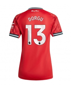 Billige Fotballdrakt Manchester United Patrick Dorgu #13 Replika Hjemmedrakt Dame 2025-26 Kortermet Billige Fotballdrakt Manchester United Patrick Dorgu #13 Replika Hjemmedrakt Dame 2025-26 Kortermet